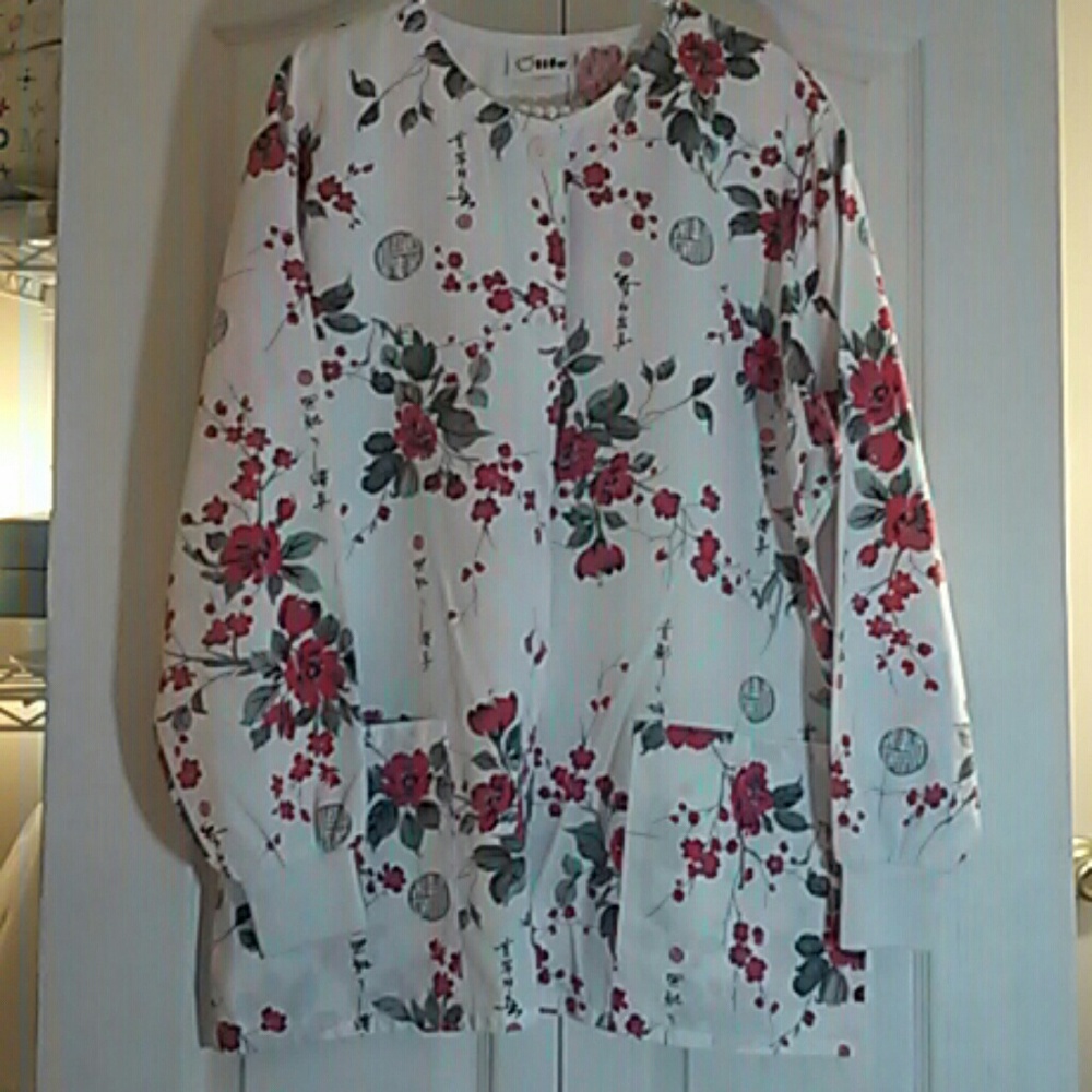 Beautiful Women's Floral Scrub Jacket